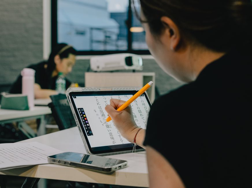 Grammarly vs ProWritingAid: Which Writing Assistant Saves Students More Time? (2026)